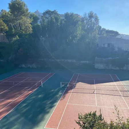 Avec Piscine Et Jardin Apartmán