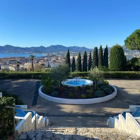 Apartmán Avec Piscine Et Jardin *